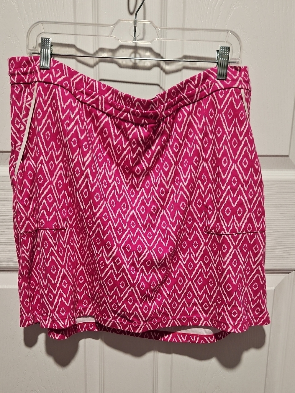 Jones New York Pink and White Printed Skort